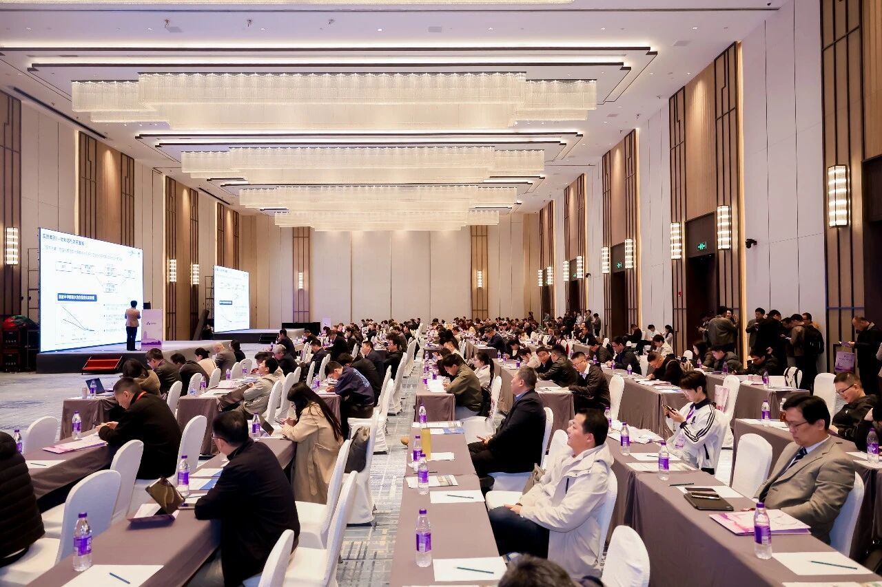 多肽产业论坛描绘了一幅中国多肽产业“底蕴”与“未来感”并存的生动图景